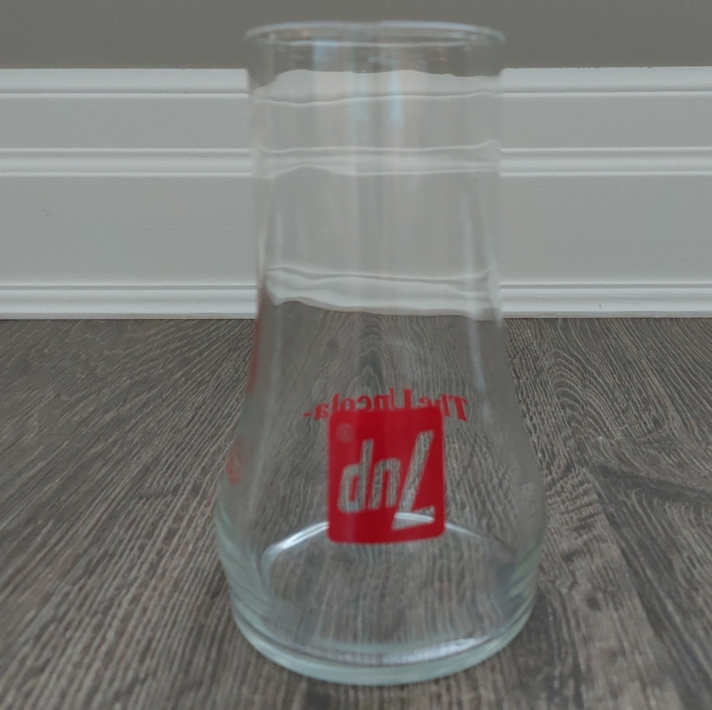 Vintage 7UP The Uncola upside down drinking glass
